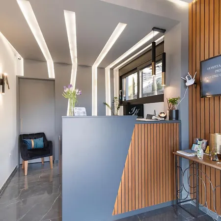 Ionian Hospitality Alia 1 فيلة *