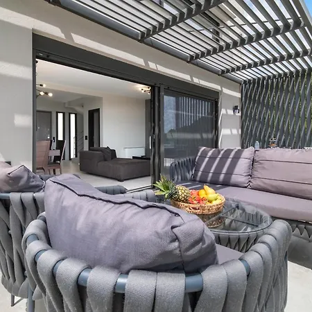 Ionian Hospitality Alia 1 * نِكيانا